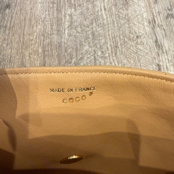 *RARE* Vintage Chanel
Flap Bag, 24krt gold plated (Coco trademark relaunch) - Picture 13 of 16